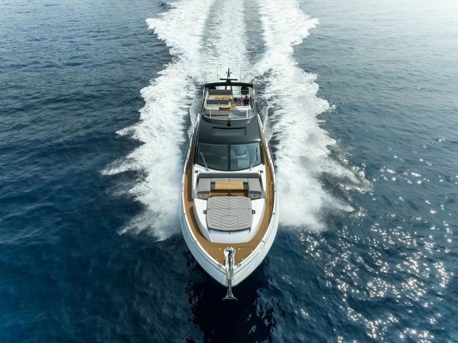 Sunseeker 75 Sport Yacht 3