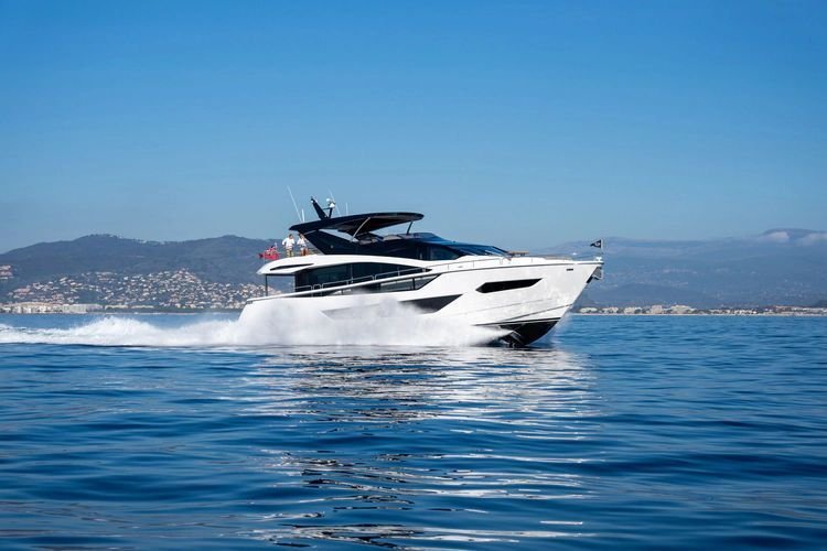 Sunseeker 88 Yacht 2