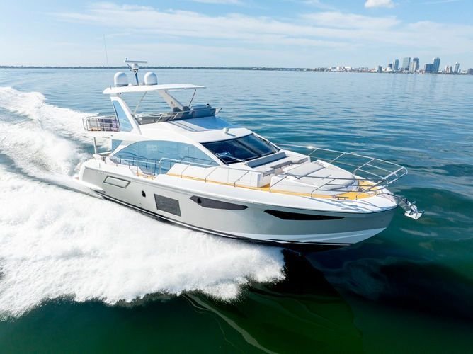 Azimut 60 fly