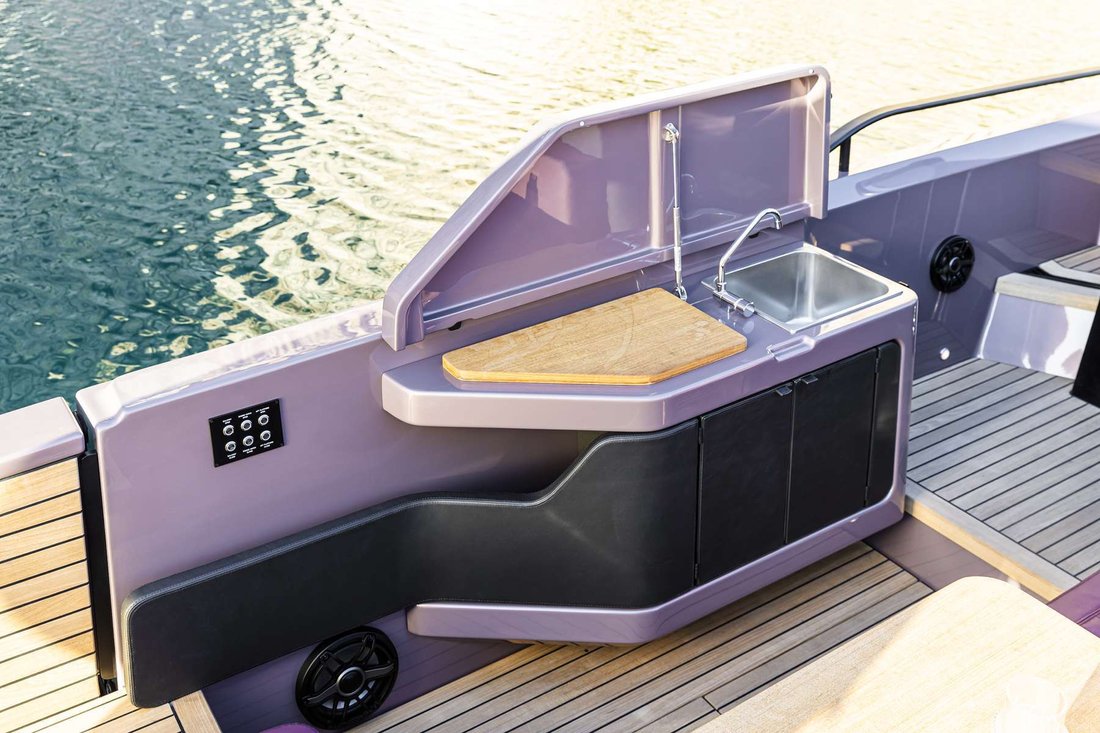 CRANCHI A32 LUXURY TENDER 4