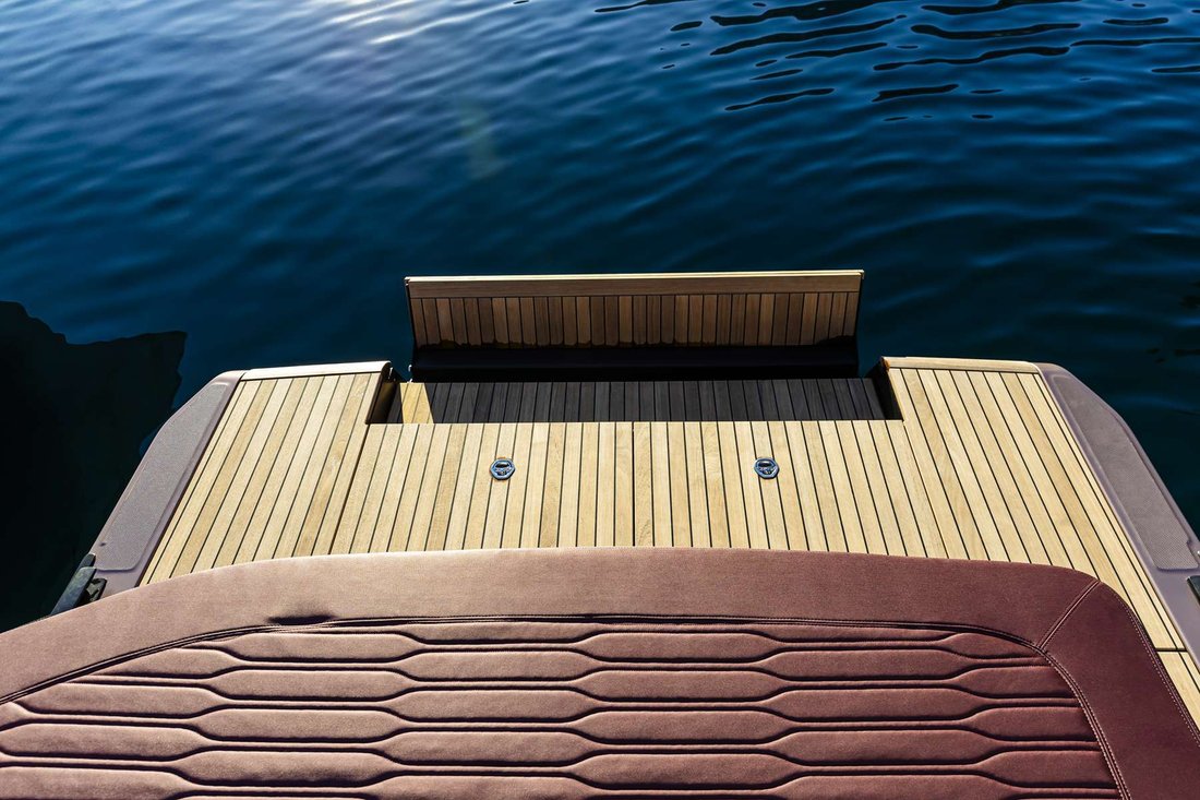 CRANCHI A32 LUXURY TENDER 5