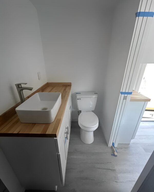20ft x 8ft Portable Container House On Wheels - Image 3