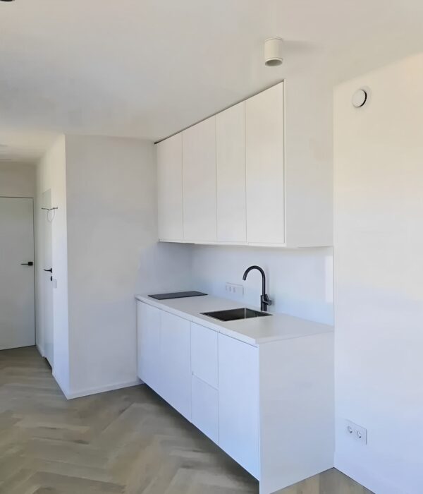 Custom 40ft Shipping Container House - Image 9