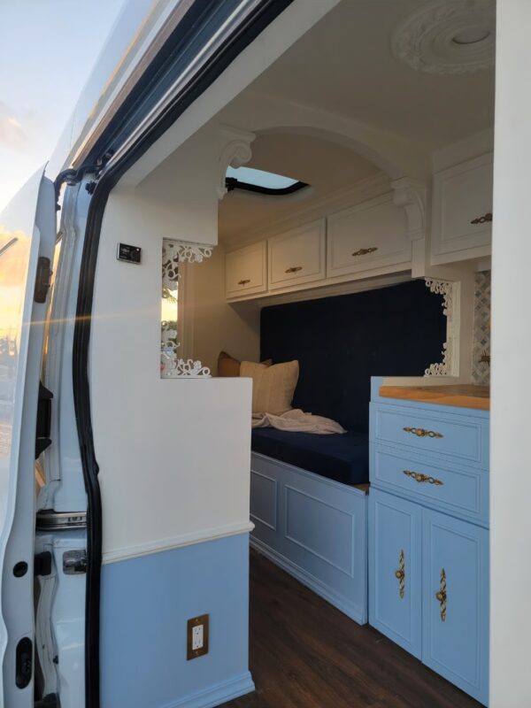 2018 Ford Transit 2WD (LOUIS) - Image 11