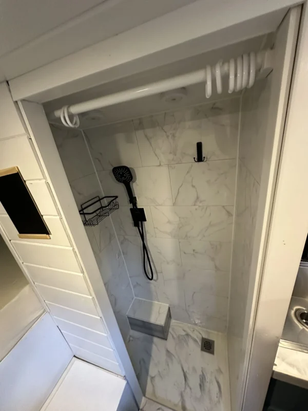 2019 Ford Transit High Roof EXT RWD With Bath (DEXTA) - Image 17