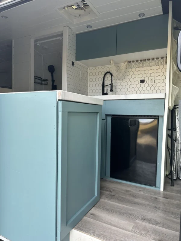 2019 Ford Transit High Roof EXT RWD With Bath (DEXTA) - Image 7