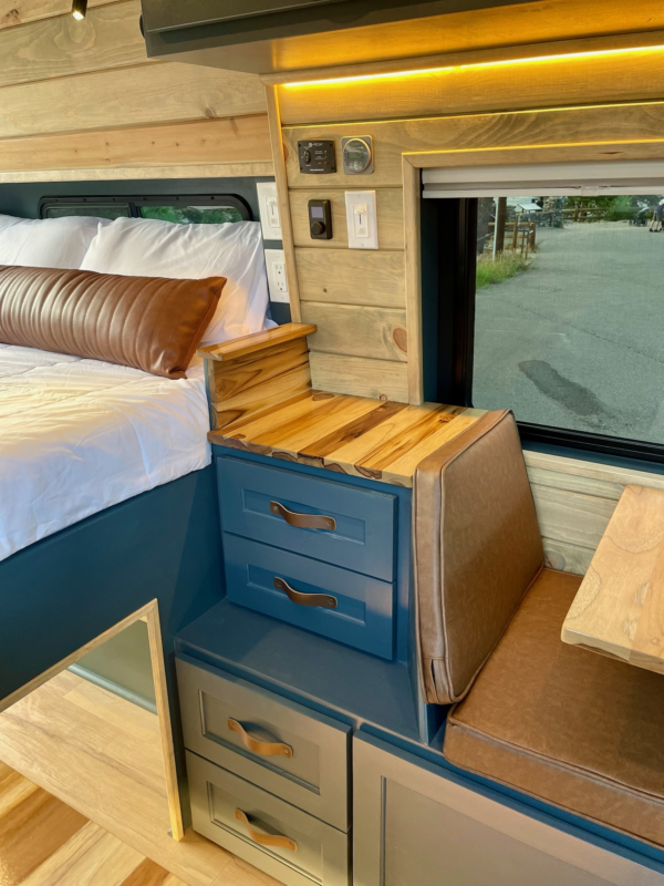 2025 Mercedes Sprinter AWD (ASPEN) - Image 12
