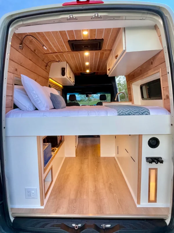 2022 Mercedez Benz 4×4 144 Home on Wheels Sprinter (BUCKEYE) - Image 18