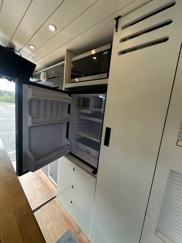Pre-Owned 2015 Mercedes Sprinter 2WD (JUNO) - Image 20