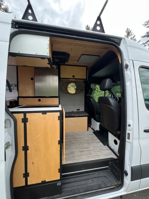 2021 Mercedes 170 High Sprinter 4×4 (CoCo) - Image 27