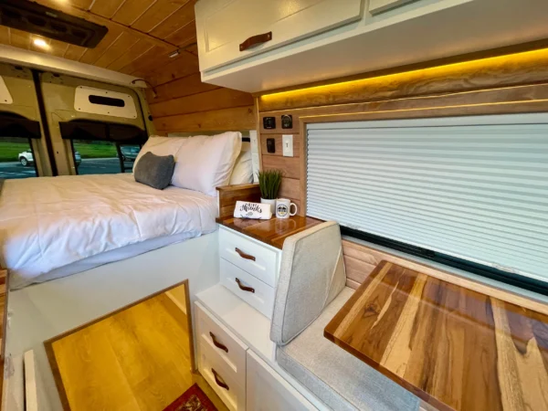 2022 Mercedez Benz 4×4 144 Home on Wheels Sprinter (BUCKEYE) - Image 10