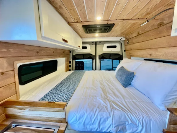 2022 Mercedez Benz 4×4 144 Home on Wheels Sprinter (BUCKEYE) - Image 17