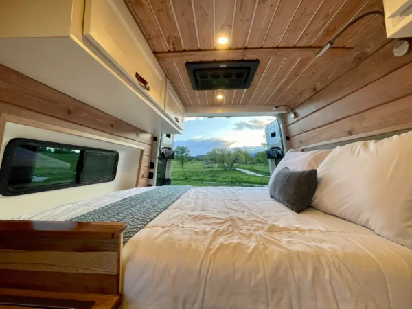 2022 Mercedez Benz 4×4 144 Home on Wheels Sprinter (BUCKEYE) - Image 19