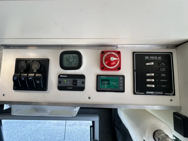 Pre-Owned 2015 Mercedes Sprinter 2WD (JUNO) - Image 27